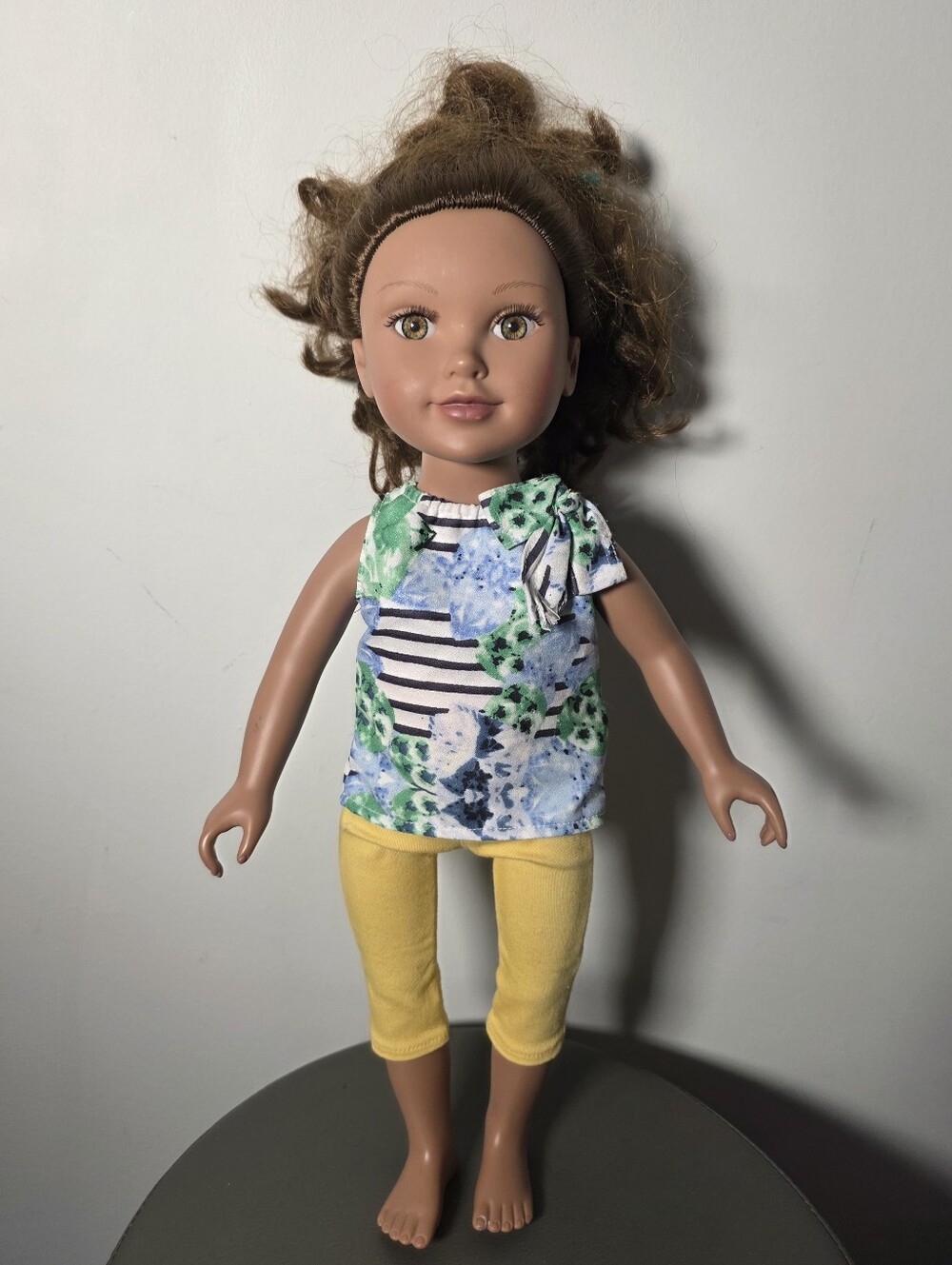 Journey Girls Geoffrey LLC Brunette Doll Floral Top Yellow Capris 18 Inch Doll